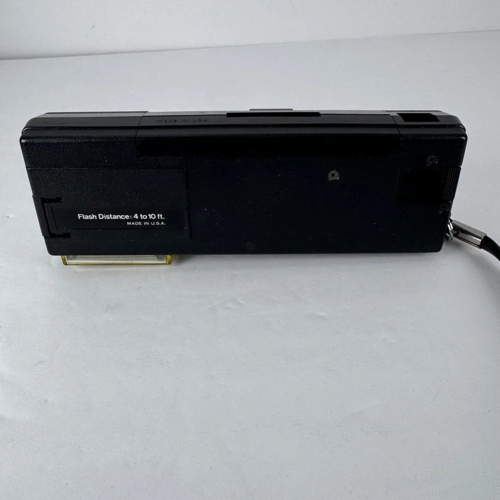 Berkey Keystone 310 Pocket Everflash Camera Black‎ Vintage 110 Film Untested